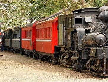 （機(jī)車(chē)、電車(chē)、客車(chē)、貨車(chē)）制造、修理業(yè)